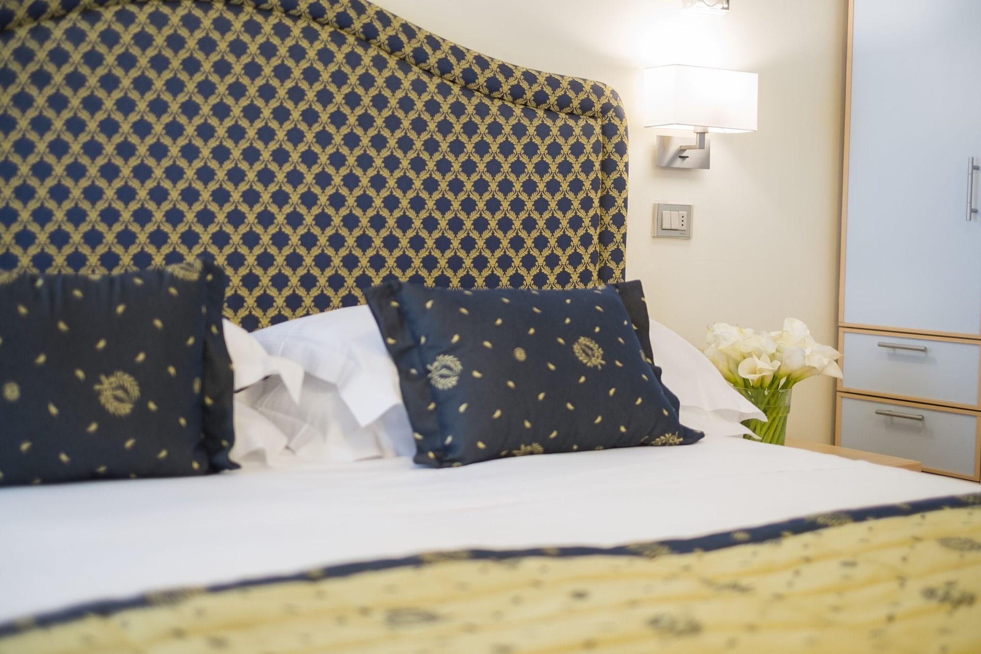 Hotel Mon Cheri Riccione Eksteriør billede