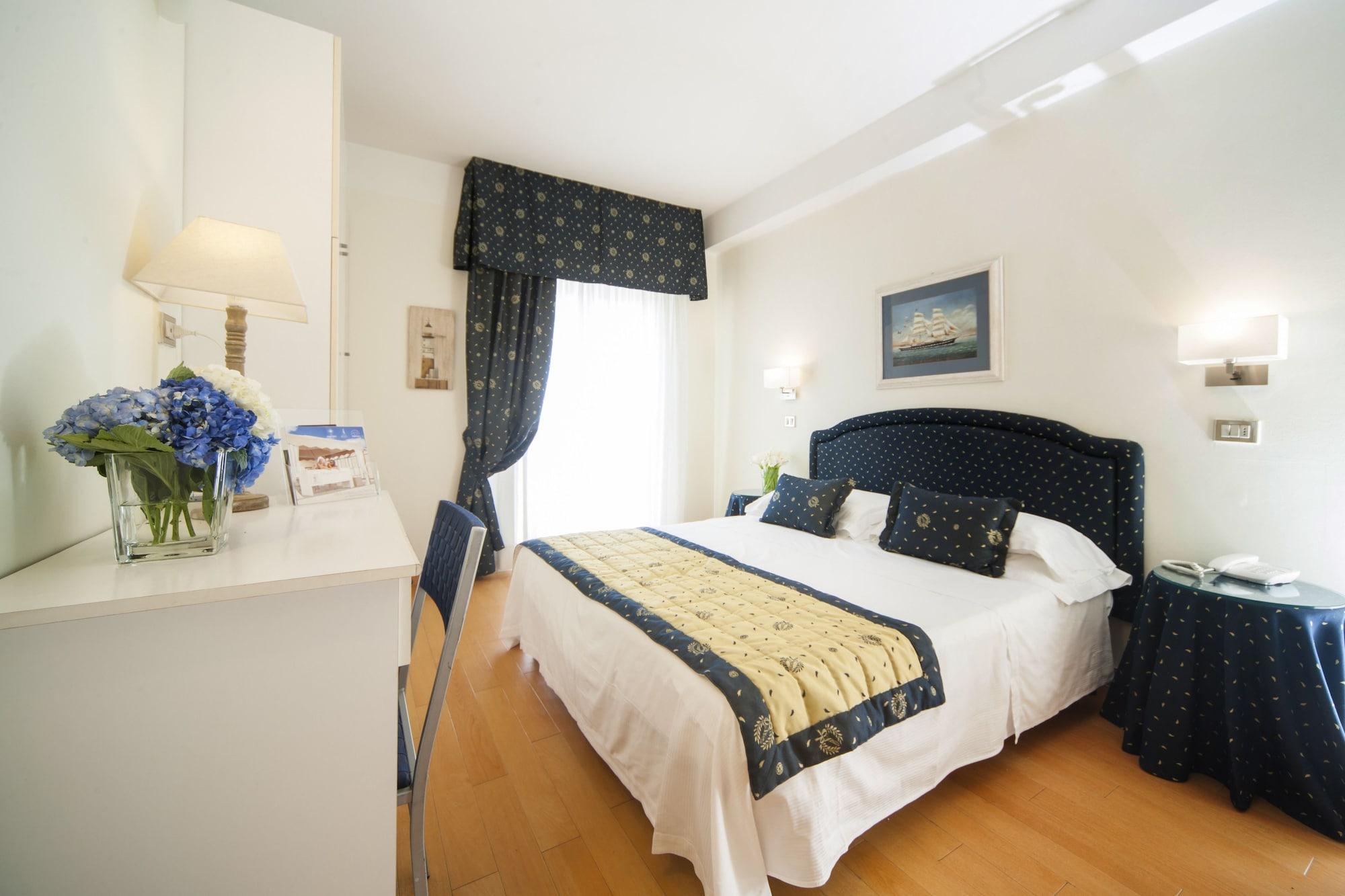 Hotel Mon Cheri Riccione Eksteriør billede