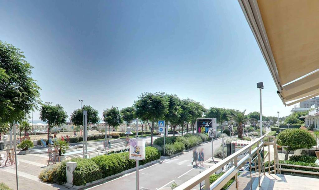 Hotel Mon Cheri Riccione Eksteriør billede