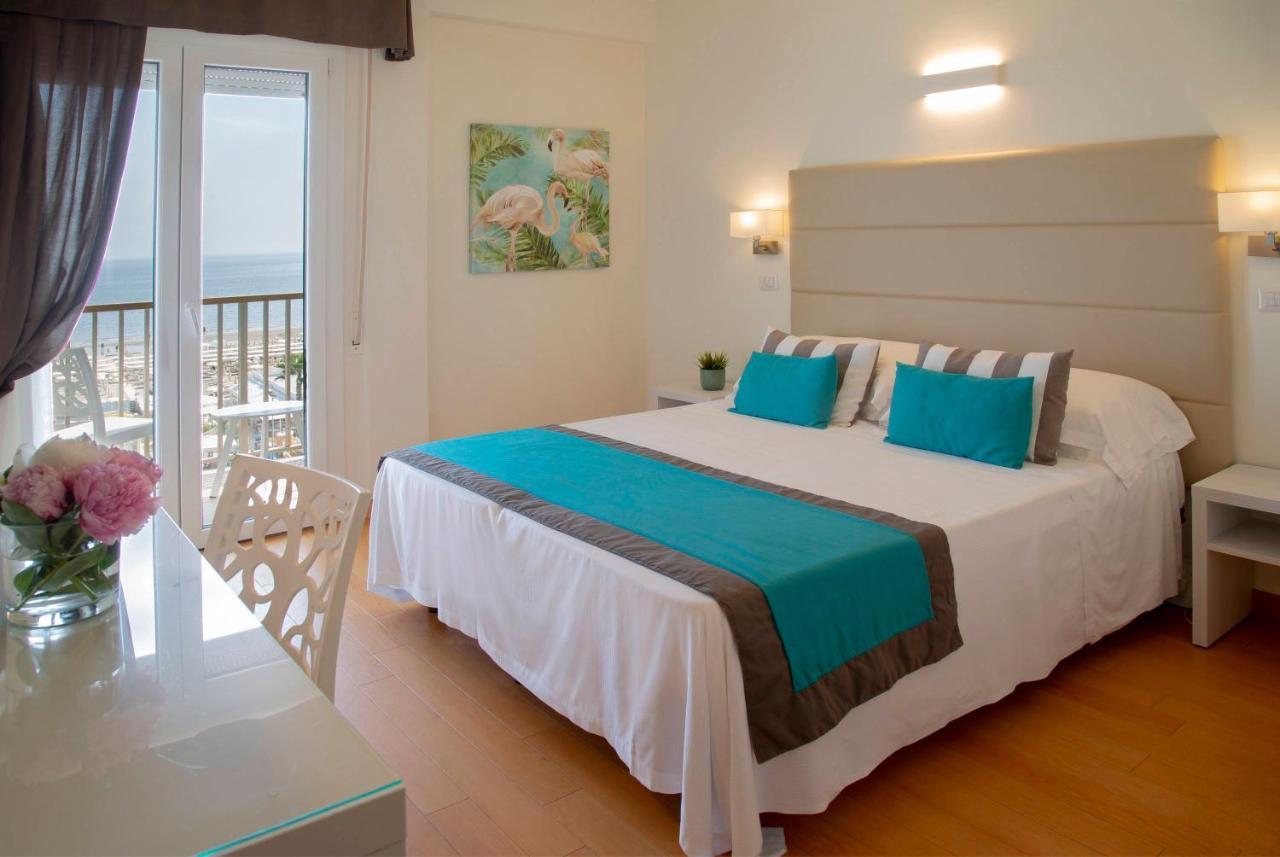 Hotel Mon Cheri Riccione Eksteriør billede