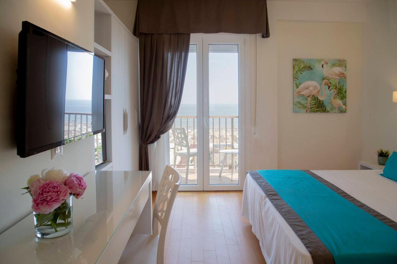 Hotel Mon Cheri Riccione Eksteriør billede