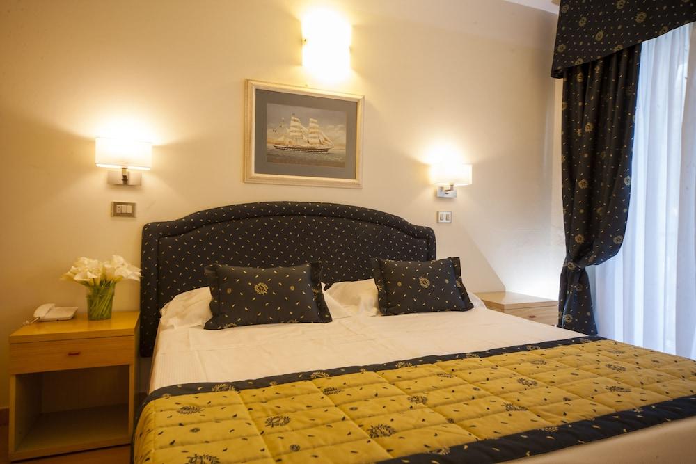 Hotel Mon Cheri Riccione Eksteriør billede