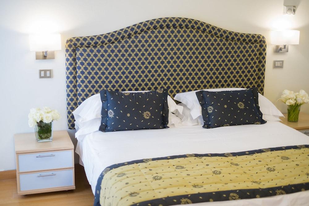 Hotel Mon Cheri Riccione Eksteriør billede