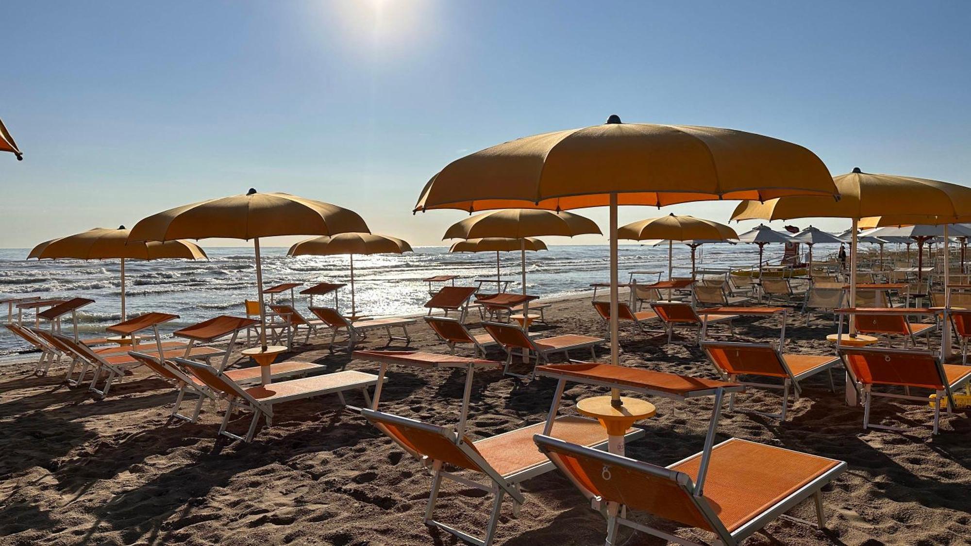 Hotel Mon Cheri Riccione Eksteriør billede