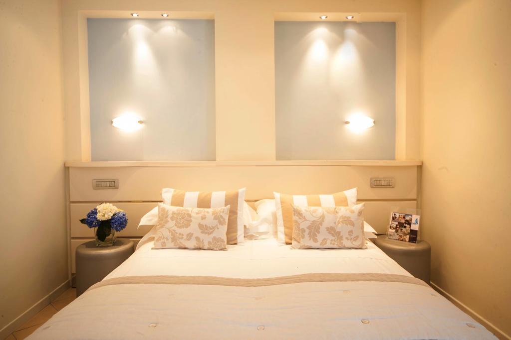 Hotel Mon Cheri Riccione Eksteriør billede