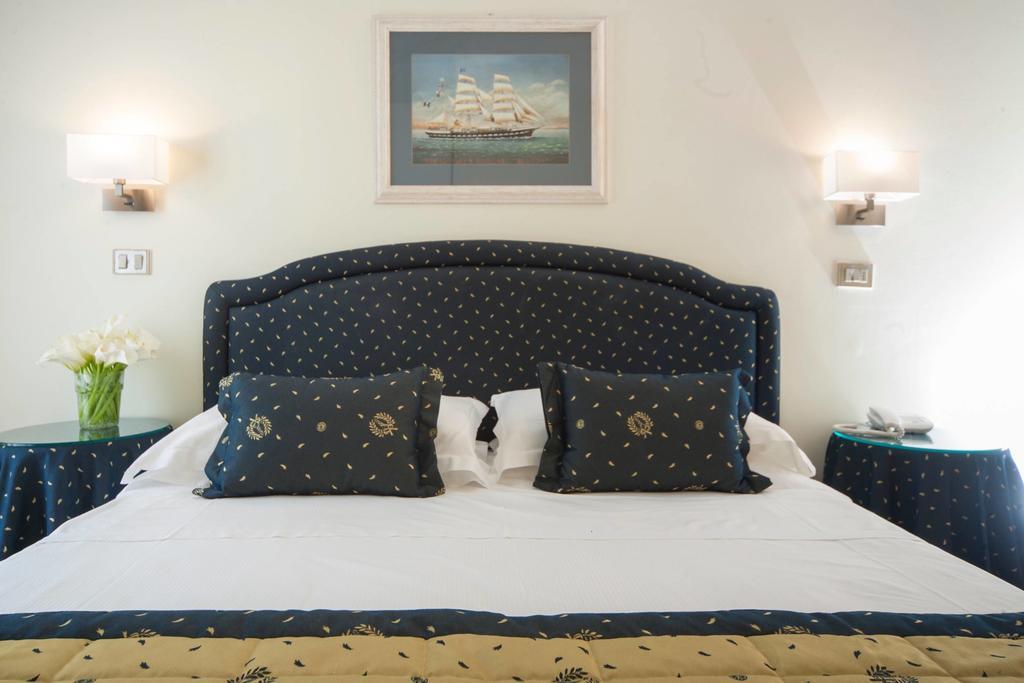 Hotel Mon Cheri Riccione Eksteriør billede