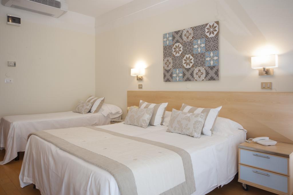 Hotel Mon Cheri Riccione Eksteriør billede