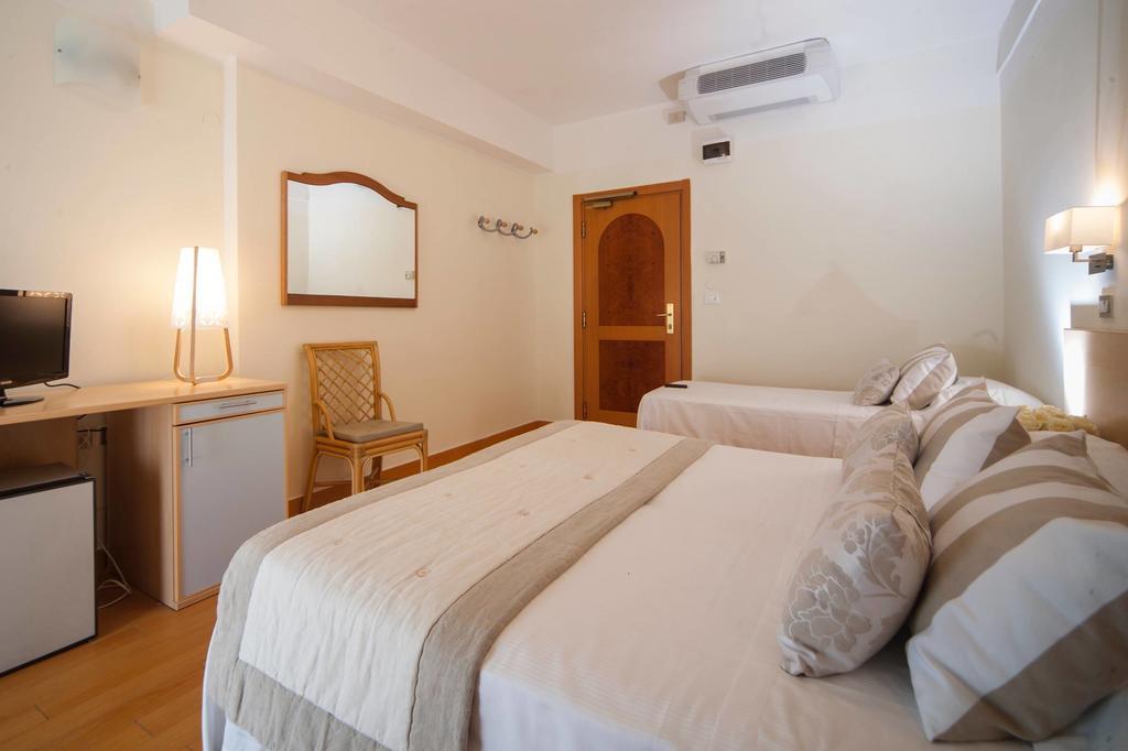 Hotel Mon Cheri Riccione Værelse billede