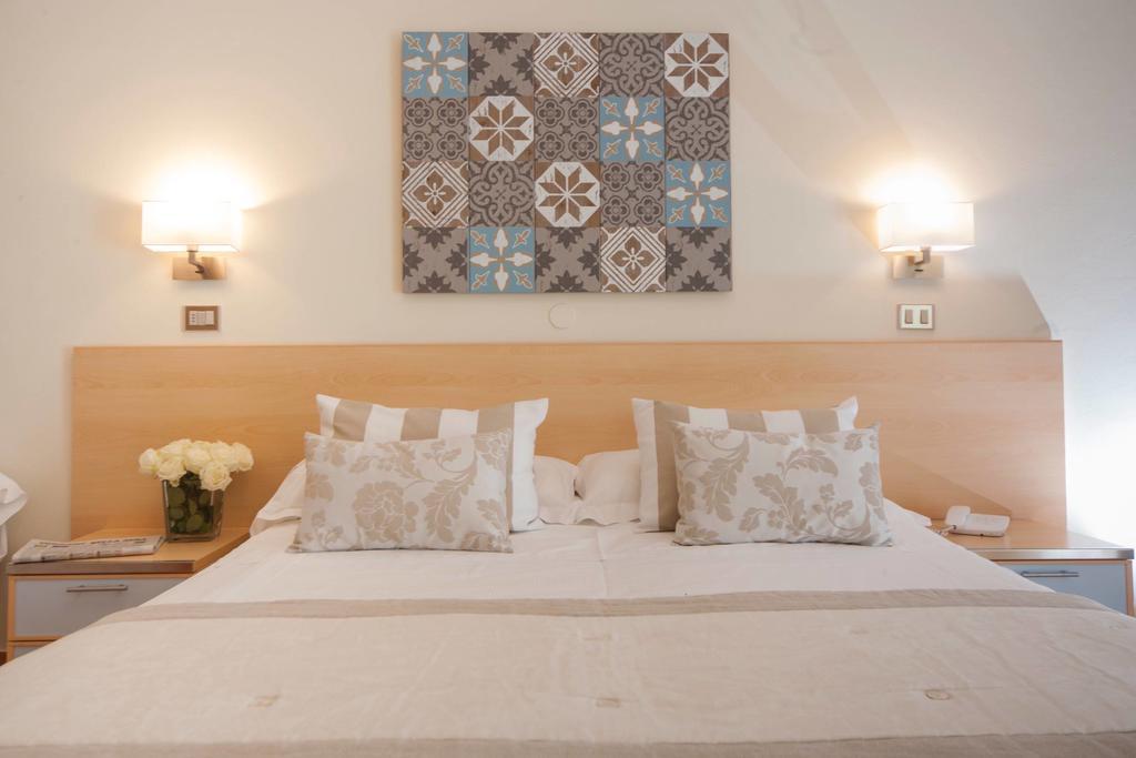Hotel Mon Cheri Riccione Værelse billede