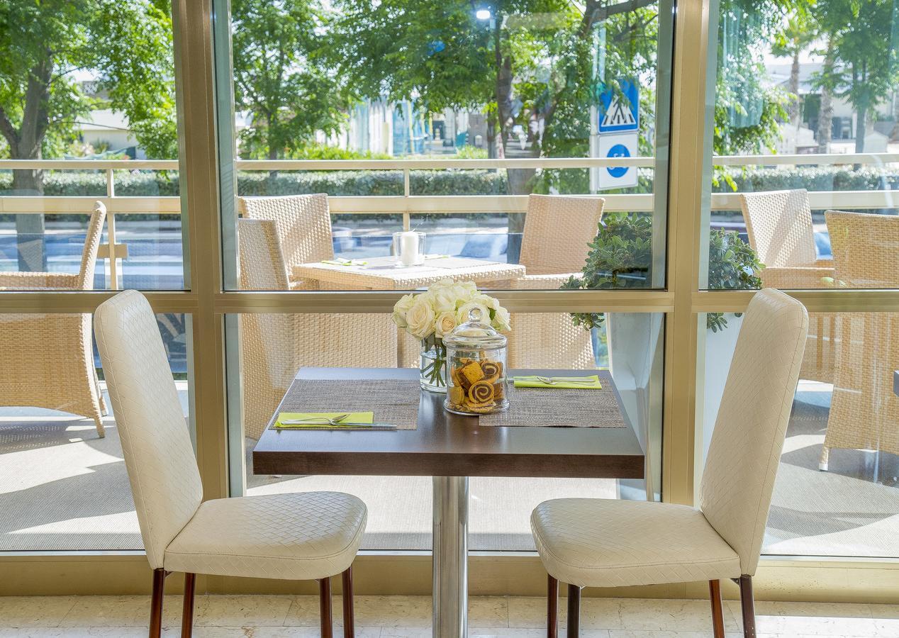 Hotel Mon Cheri Riccione Eksteriør billede