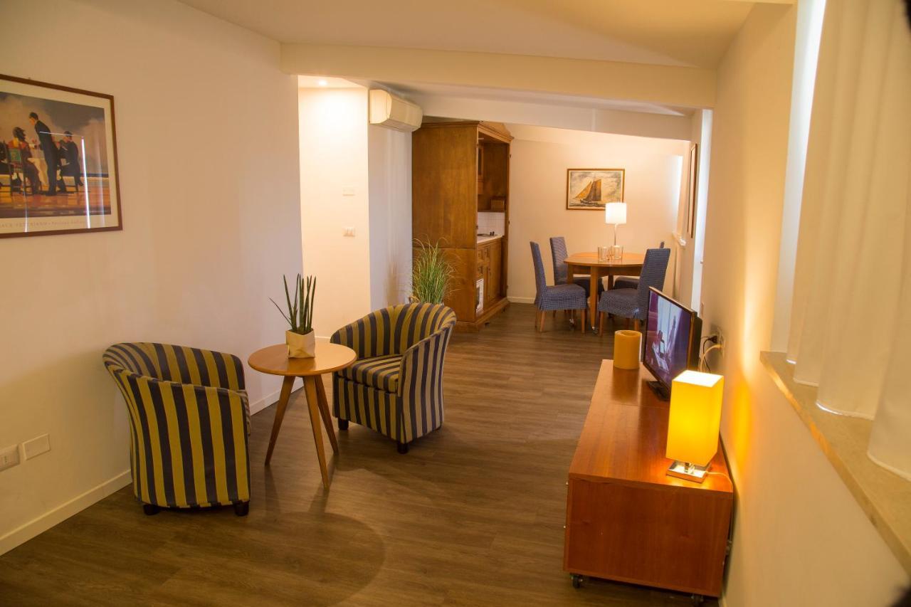 Hotel Mon Cheri Riccione Eksteriør billede